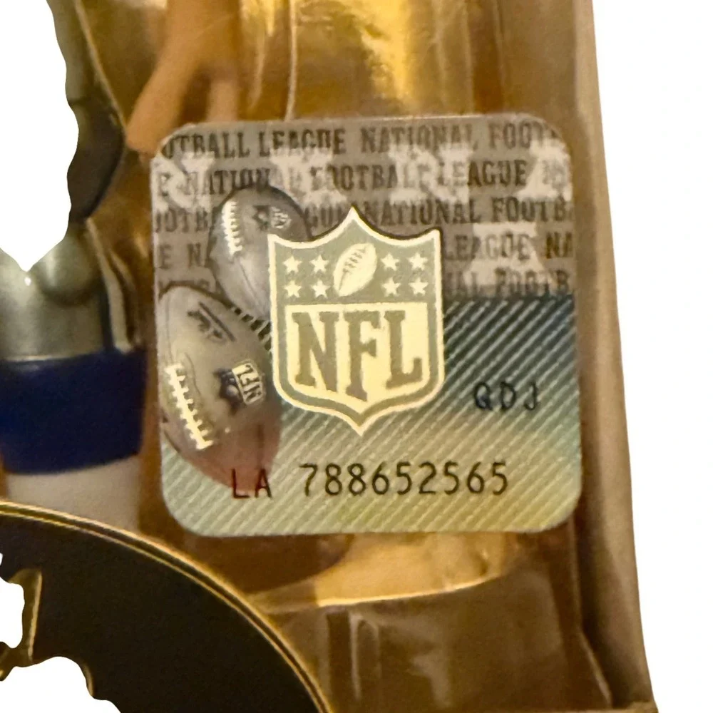 Funko Gold Dak Prescott Dallas Cowboys 5 Inch Premium Vinyl Figure NFL Series 1 - Picture 2 of 7